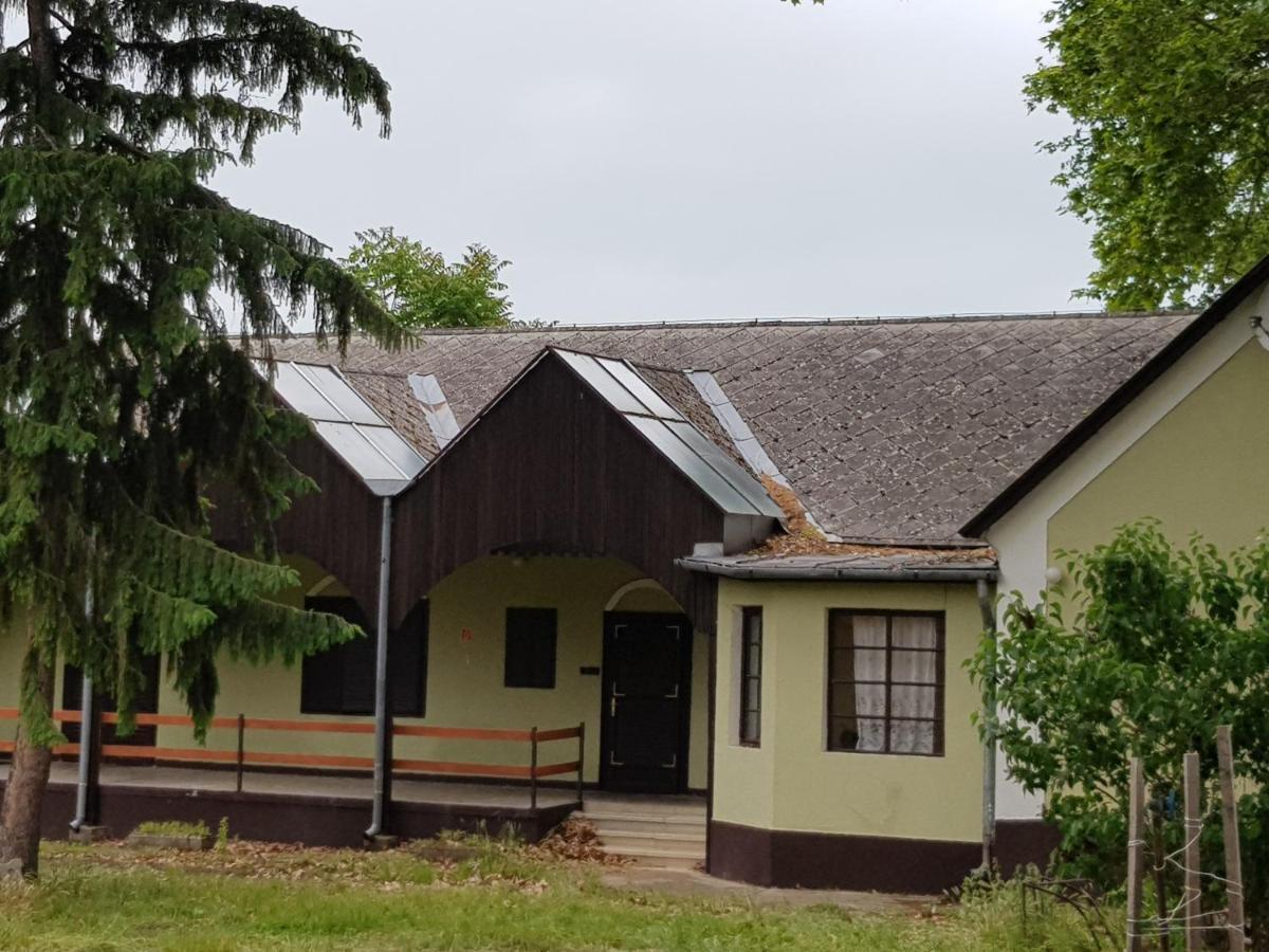 Domus Vendégház Balatonszárszó Exterior foto